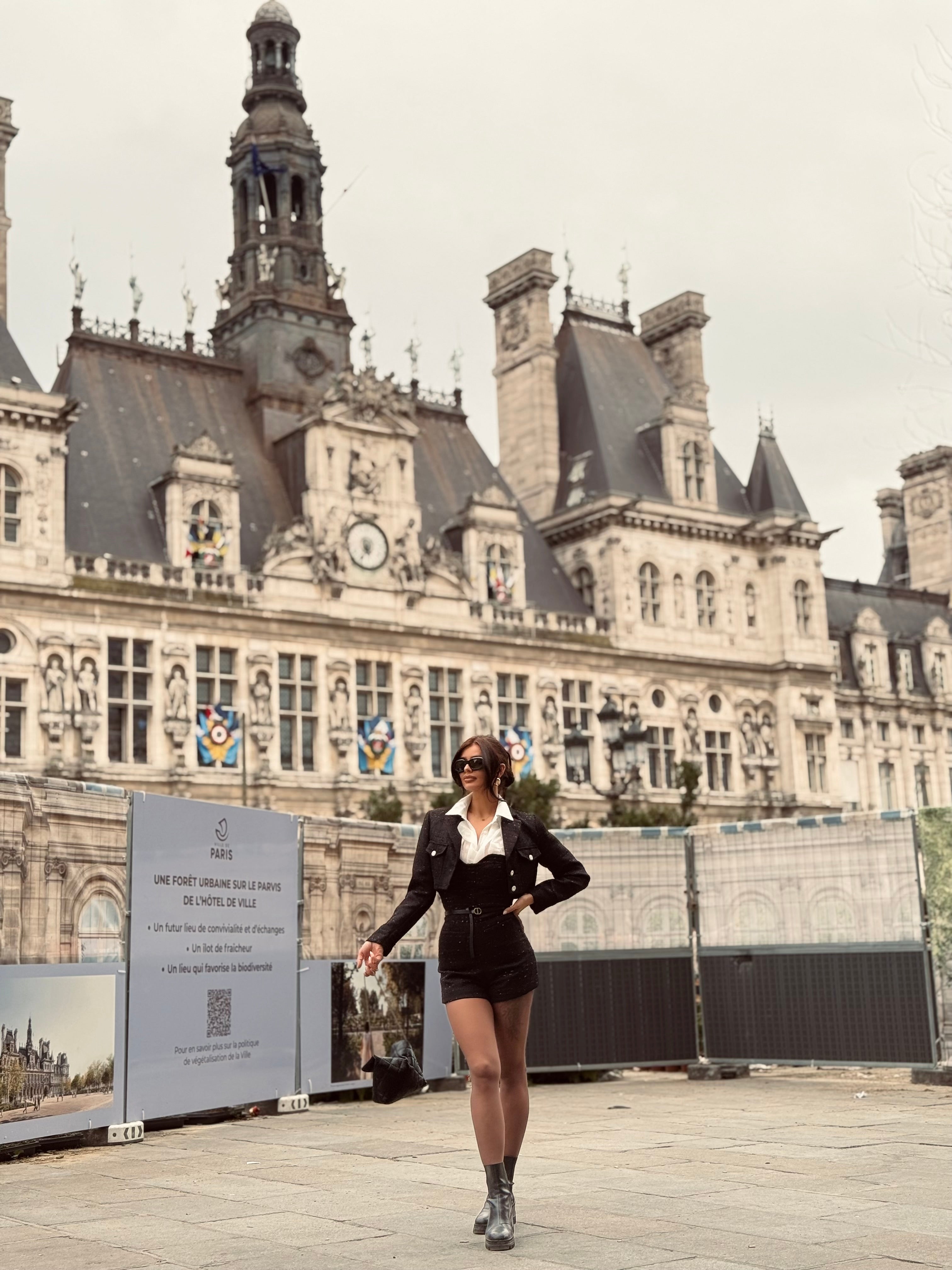 Crni komplet (kombinezon i sako)